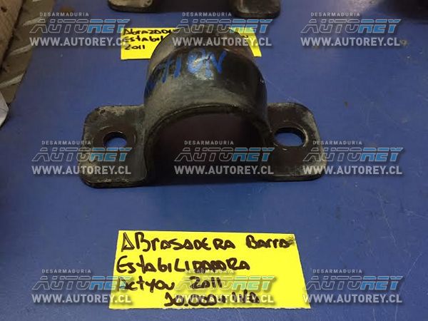 Abrazadera barra estabilizadora Ssangyong Actyon 2007 al 2012 $10.000 mas iva – copia