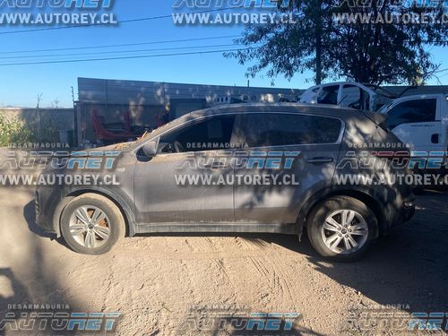 Marzo 2022 – Kia Sportage 2018 2.0 bencinera 4×2 mecánica 13.000 km