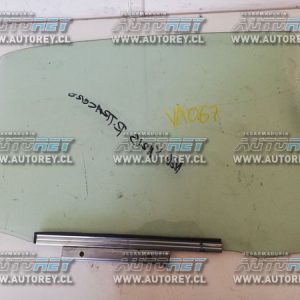 Vidrio Puerta Trasera Derecha (VA067) Toyota New Yaris $15.000 + IVA