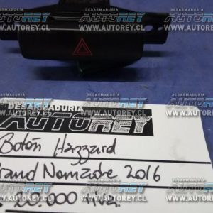Botón Hazard Suzuki Grand Nomade 2016 $10.000 más iva.JPG
