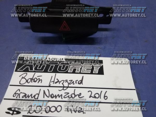 Botón Hazard Suzuki Grand Nomade 2016 $15.000 más iva.JPG