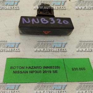 Botón Hazard (NNB320) Nissan NP300 2019 SE $30.000 + IVA