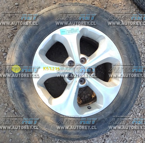Llanta Aluminio Con Neumático 235 65 R17 (KSZ275) Kia Sorento 2014 Diesel $100.000 + IVA (Parcela)