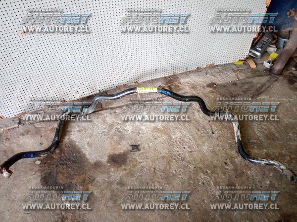 Barra estabilizadora delantera Toyota Hilux 2007 al 2015 $30.000 más IVA (3)