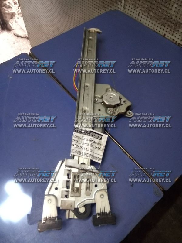 Cremallera alzavidrio puerta trasera izquierda Suzuki Grand Nomade 2016 $30.000 más iva.JPG