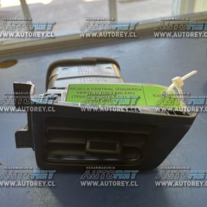 Rejilla central izquierda ventilación tablero (TR095) Toyota Rav 4 2019 Aut 4×2 2.0 $15.000 + iva