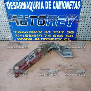 Bisagra capot derecha Mahindra scorpio $8.000+IVA