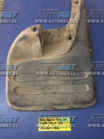 Bota barro trasero derecho Toyota Hilux 2007 al 2015 $15.000 mas iva