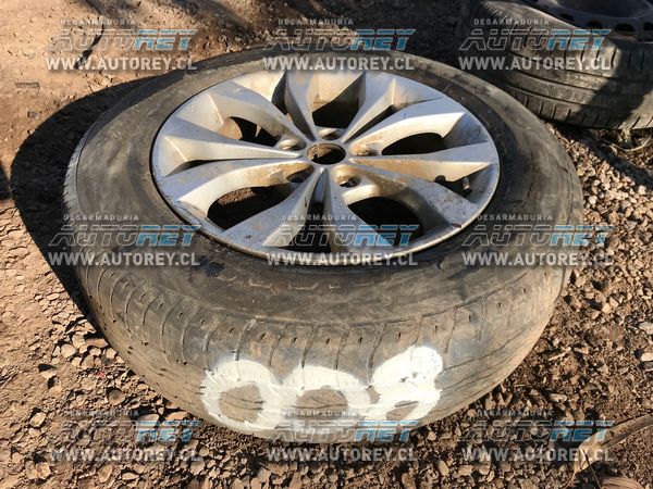Llanta aluminio con neumático (008) 22565R17 Suzuki Gran Nomade 2016 $60.000 mas iva.JPG