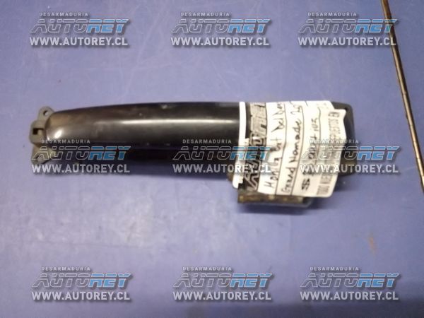 Manilla exterior puerta delantera derecha Suzuki Grand Nomade 2016 $15.000 mas iva.JPG