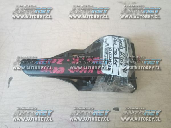 Manilla interior trasero derecho Toyota Hilux Revo 2019 $10.000 más IVA