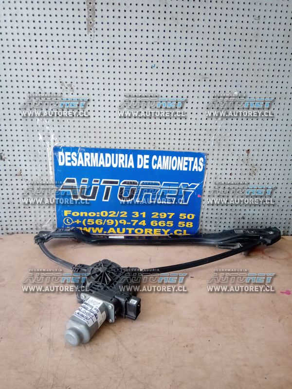 Cremallera alza vidrio electrica puerta delantera derecha Volkswagen Amarok $50.000 más iva (2)