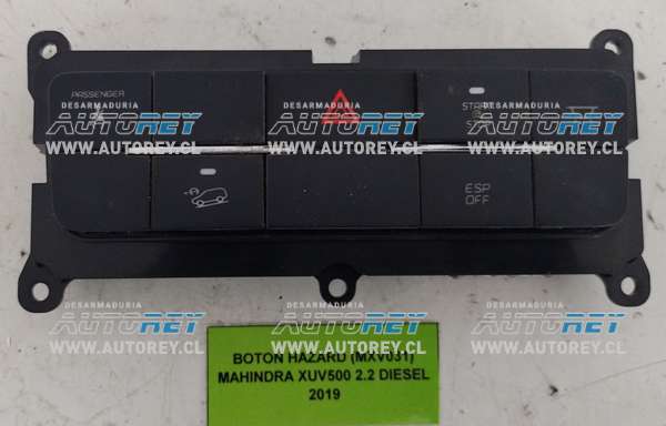 Botón Hazard (MXV031) Mahindra XUV500 2.2 Diesel 2019 $30.000 + IVA