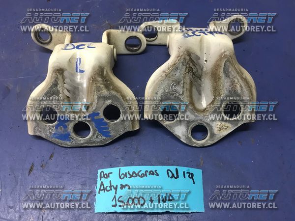 Bisagra puerta delantera izquierda Ssangyong Actyon 2007 al 2012 $10.000 mas iva (4)