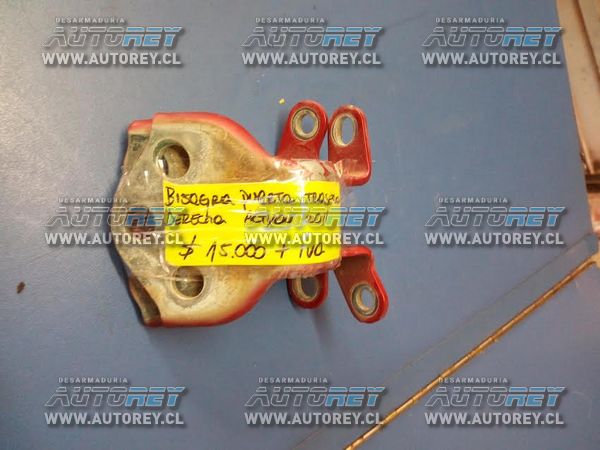Bisagra puerta trasera derecha Ssangyong Actyon 2007 al 2012 $10.000 mas iva (2)