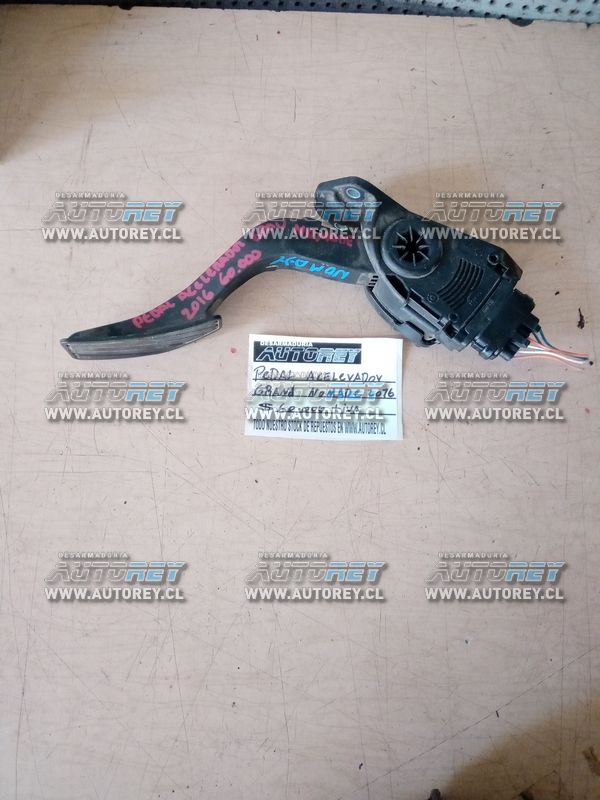 Pedal acelerador TPS Suzuki Grand Nomade 2.4 2016 $40.000 mas iva.JPG
