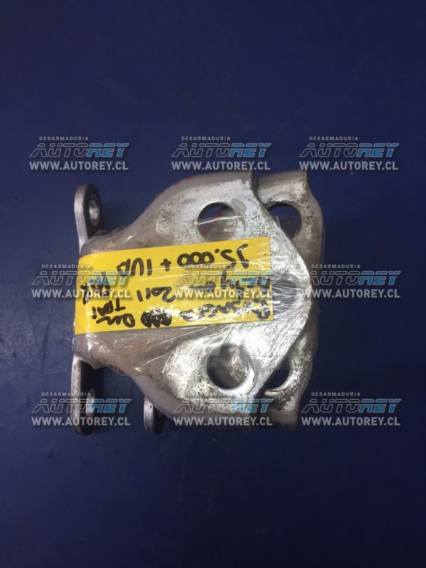 Bisagra puerta trasera derecha Ssangyong Actyon 2007 al 2012 $10.000 mas iva (3)