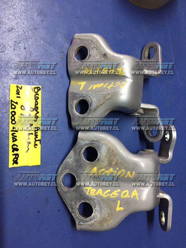Bisagra puerta trasera izquierda Ssangyong Actyon 2007 al 2012 $10.000 mas iva