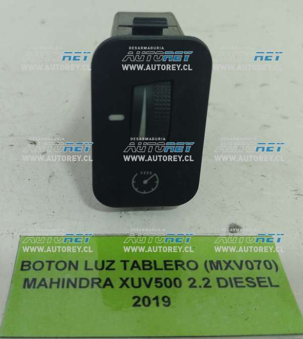 Botón Luz Tablero (MXV070) Mahindra XUV500 2.2 Diesel 2019 $10.000 + IVA