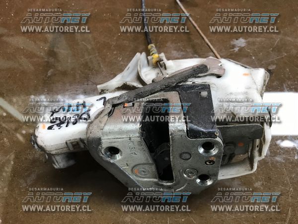 Chapa puerta delantera izquierda Toyota Hilux 2007 al 2015 $20.000 más IVA
