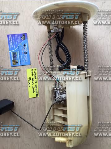 Chupador con flotador combustible Toyota Hilux 2007 al 2015 $30.000 mas iva (2)