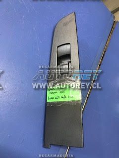 Boton alza vidrio puerta trasera derecha Ssangyong Actyon 2007 al 2012 $10.000 mas iva