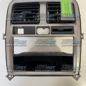 Consola radio rejilla ventilación tablero Hyundai Porter CRDI 2.5 2011 $40.000 mas iva