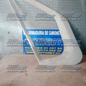 Moldura vidrio aleta puerta delantera izquierda Peugeot Boxer 2012 $10.000 más iva (2)