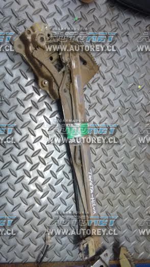 Cremallera alza vidrio mecanica puerta delantera derecha Toyota Hilux 2007 al 2015 $20.000 más iva