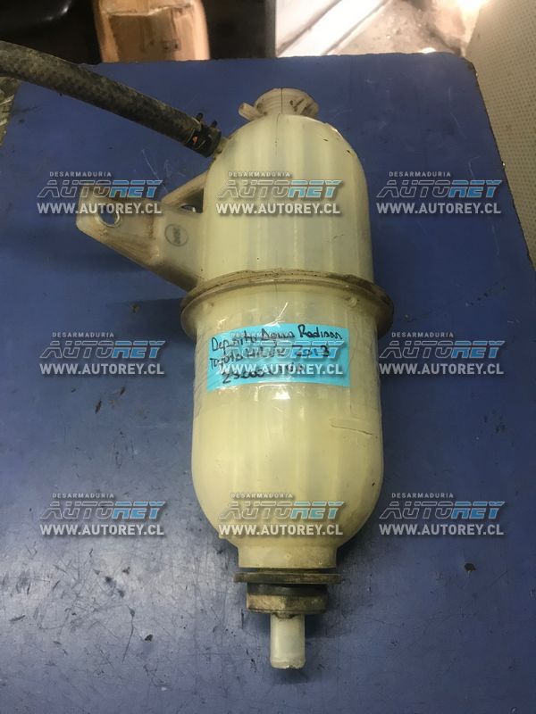 Deposito agua refrigerante motor Toyota Hilux 2007 al 2015 $18.000 mas iva