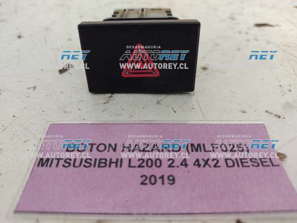 Botón Hazard (MLF025) Mitsubishi L200 2.4 4×2 Diesel 2019 $18.000 + IVA