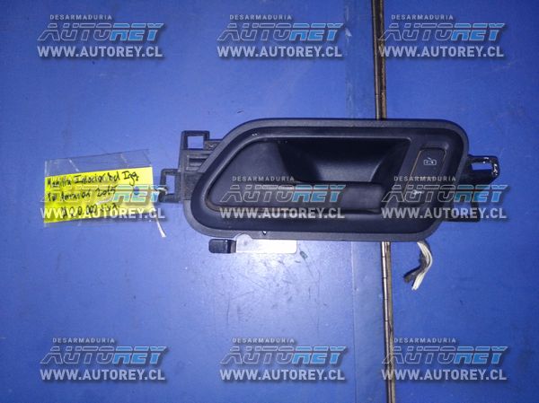 Manilla negra interior puerta izquierda Volkswagen Amarok $5.000 más iva (2)