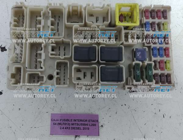 Caja de Fusible Interior ETACS 54 (MLF012) Mitsubishi L200 2.4 4×2 Diesel 2019 $120.000 + IVA