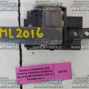 Manilla Interior Gris Puerta Trasera Derecha (ML2016) Mitsubishi L200 2.4 Katana 2018 $10.000 + IVA