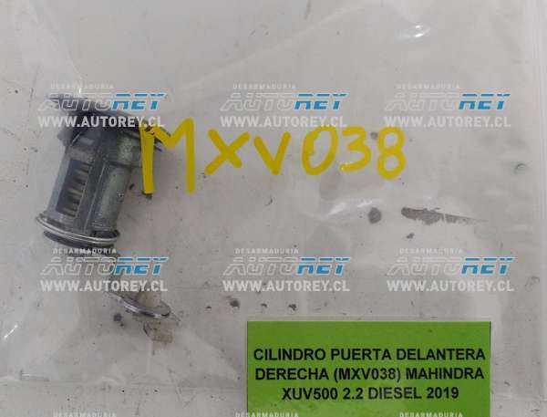 Cilindro Puerta Delantera Derecha (MXV038) Mahindra XUV500 2.2 Diesel 2019 $5.000 + IVA