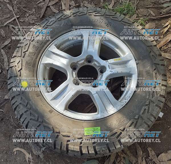 Llanta Aluminio Leve Detalle Con Neumático 275 65 R18 (TYT294) Toyota Tundra 5.7 AUT 4×4 2013 $120.000 + IVA