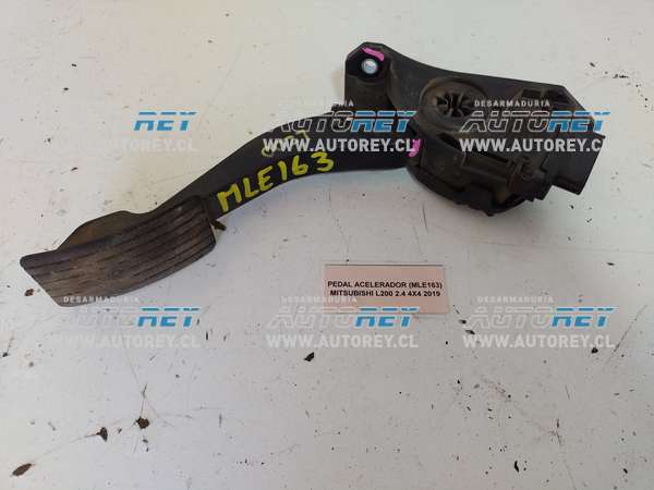 Pedal Acelerador (MLE163) Mitsubishi L200 2.4 4×4 2019 $50.000 +IVA