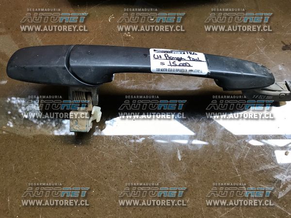 Manilla exterior puerta trasera izquierda Toyota Hilux 2007 al 2015 $15.000 más iva