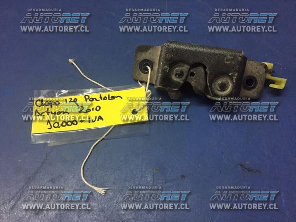 Chapa portalon izquierda Ssangyong Actyon Pick Up 2007 al 2012 $7.000 mas iva (2)