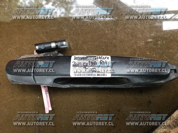 Manilla exterior puertas derechas Toyota Hilux 2007 al 2015 $15.000 más iva (2)