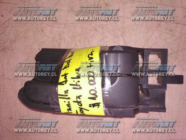 Manilla interior puerta derecha Toyota Hilux 2007 al 2015 $6.000 más iva (2)