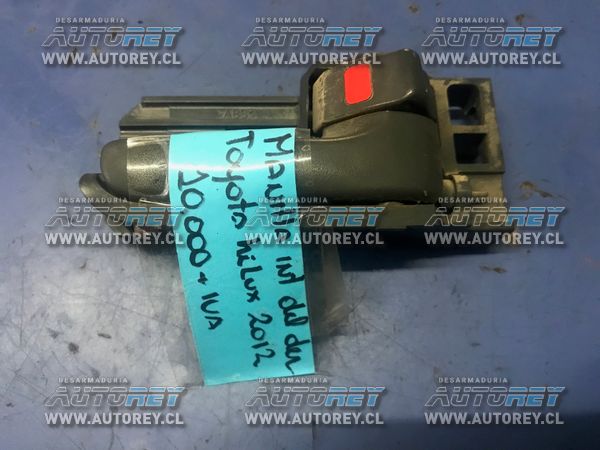 Manilla interior puerta derecha Toyota Hilux 2007 al 2015 $6.000 más iva (3)