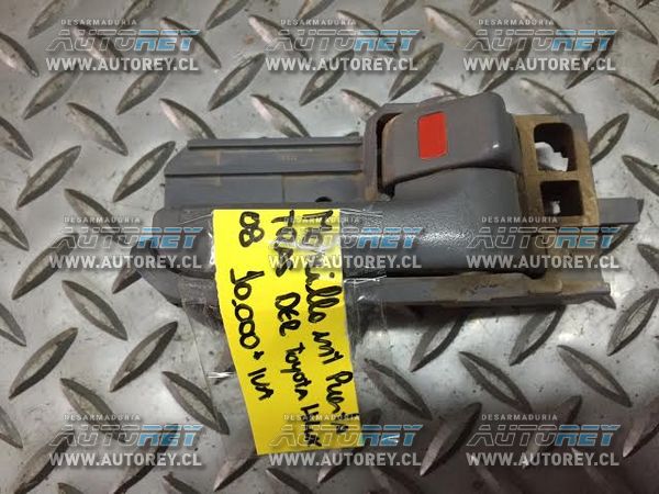 Manilla interior puerta derecha Toyota Hilux 2007 al 2015 $6.000 más iva