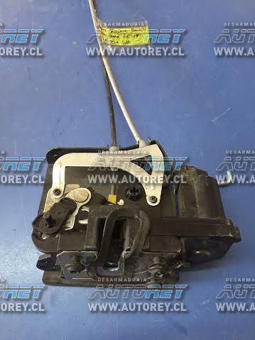 Chapa puerta trasera derecha Ssangyong Actyon 2007 al 2012 $15.000 más iva