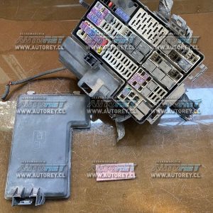 Caja fusible con relay HL3T-12A581APD Ford F150 2018 $100.000 mas iva