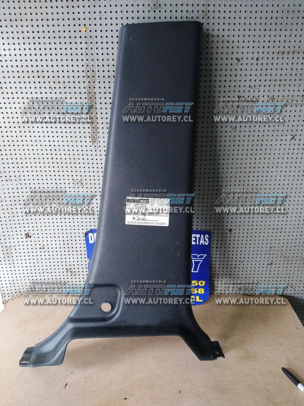 tapiz cubre pilar central inferior derecho Toyota Tundra $25.000 más iva
