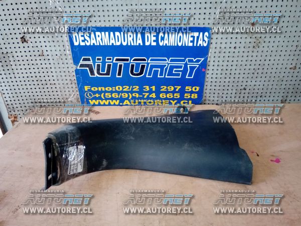 tapiz cubre pilar delantero inferior derecho Toyota Tundra 2015 $15.000 más iva
