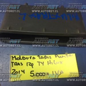 Moldura tapiz puerta Toyota Hilux 2007 al 2015 $5.000 más iva (5)