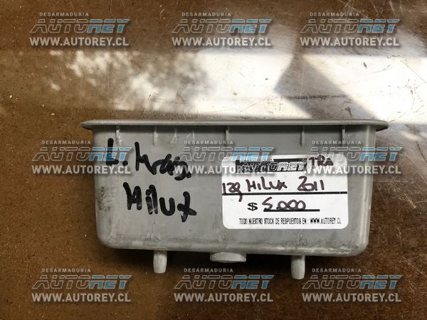 Moldura tapiz puerta Toyota Hilux 2007 al 2015 $5.000 más iva (6)