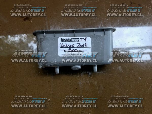 Moldura tapiz puerta Toyota Hilux 2007 al 2015 $5.000 más iva (9)